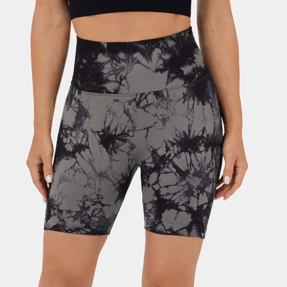 HALARA biker shorts